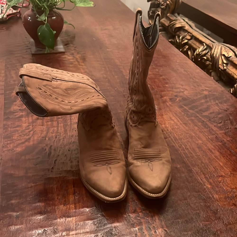Light brown women’s cowgirl boots, leather